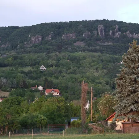 Nyaraló Vidám Csendes Természetközeli Falusi . Badacsonytördemic
