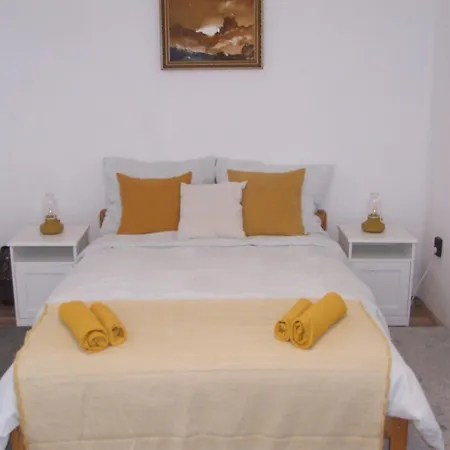 Vidam Csendes Termeszetkoezeli Falusi Szallashely . Holiday home *