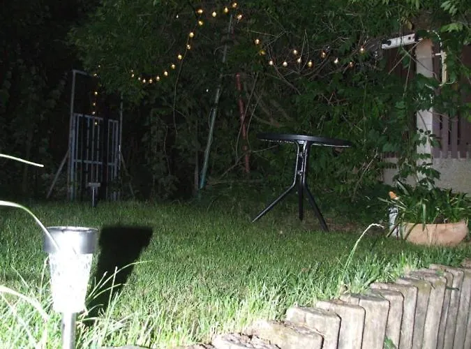 Simon Vendeghaz Semesterbostad