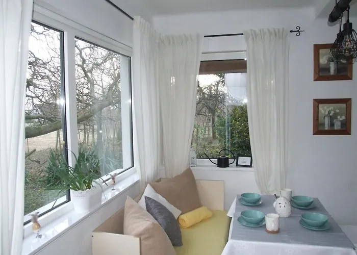 Vidám Csendes Természetközeli Falusi . Nyaraló *